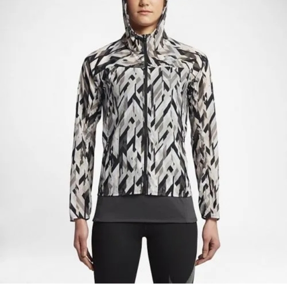 Nike Women's Impossibly Light Print Packable Running Jacket - Picture 2 of 11
